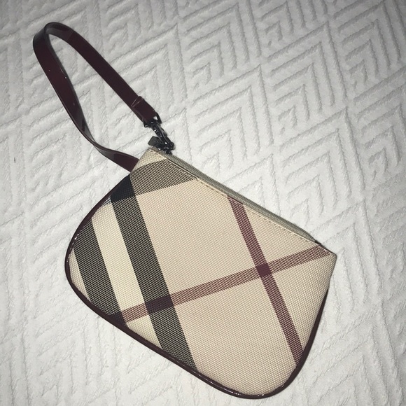 Burberry Handbags - Authentic Burberry wristlet